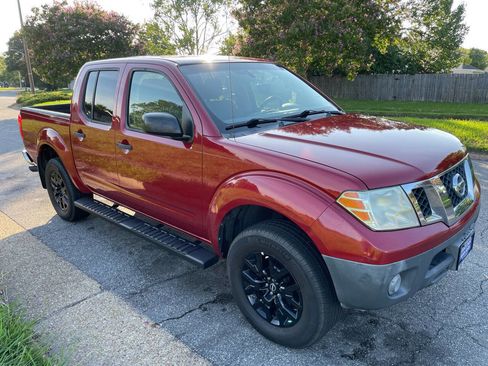 Used 2012 Nissan Frontier S image 8