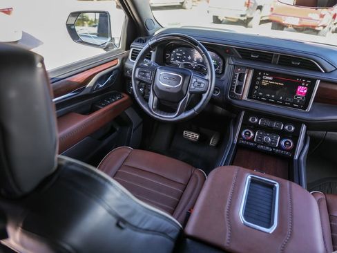 Used 2023 GMC Yukon XL Denali Ultimate AWD/4WD image 30