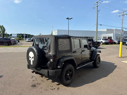 Used 2009 Jeep Wrangler Unlimited X w/ 32" Tire & Wheel Group AWD/4WD image 5