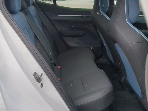 Certified 2025 Volvo EX30 Plus w/ Protection Package Premier image 19