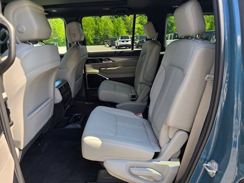 New 2026 Jeep Grand Wagoneer Limited AWD/4WD image 9