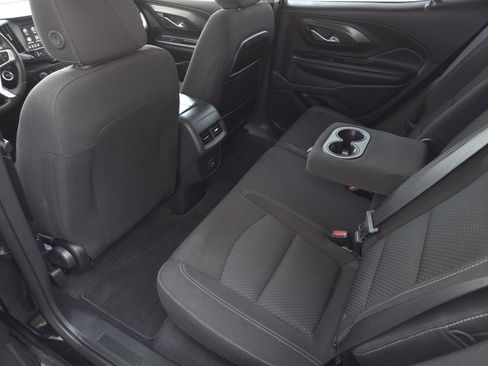 Used 2024 GMC Terrain SLE image 23