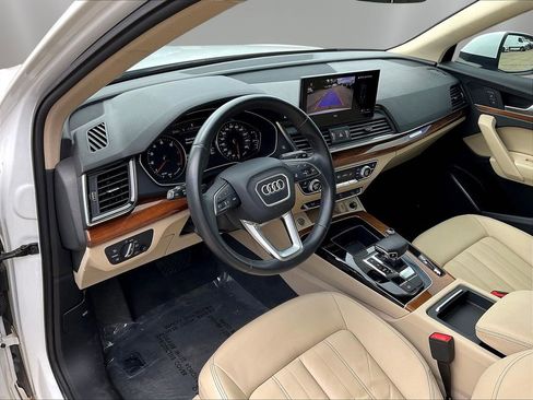 Used 2022 Audi Q5 2.0T Premium w/ Convenience Package AWD/4WD image 17