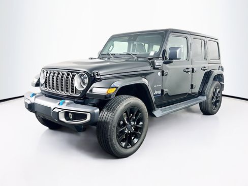 Used 2024 Jeep Wrangler Unlimited Sahara w/ Safety Group AWD/4WD image 3