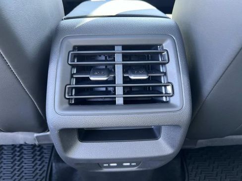 New 2026 Volkswagen Tiguan SE FWD image 23