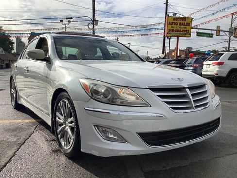 Used 2012 Hyundai Genesis 3.8 w/ Premium Pkg RWD image 1