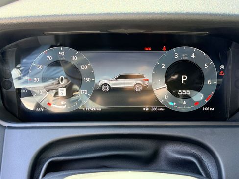 Used 2025 Land Rover Range Rover Velar Dynamic SE image 15