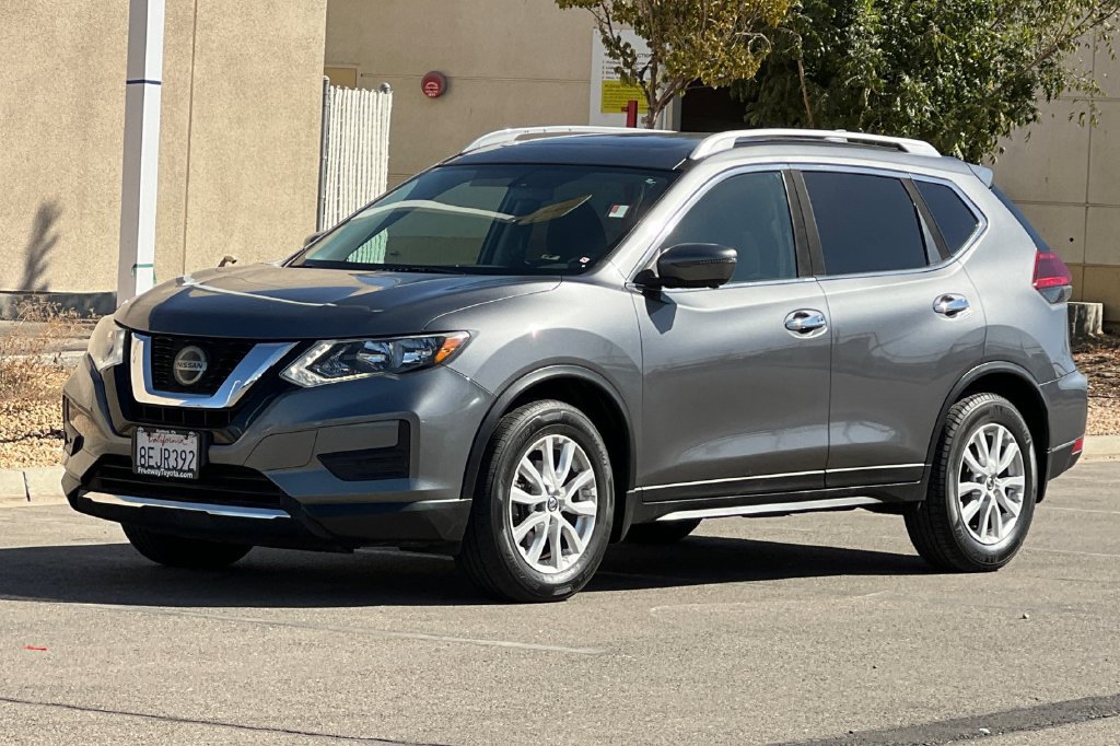 Used 2018 Nissan Rogue SV w/ Sun & Sound Touring Package FWD image 10
