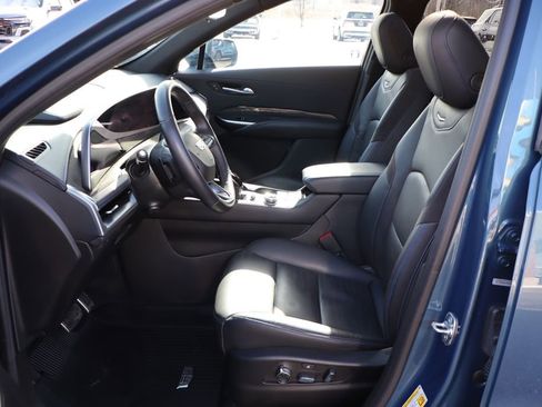 Used 2024 Cadillac XT4 Sport image 11