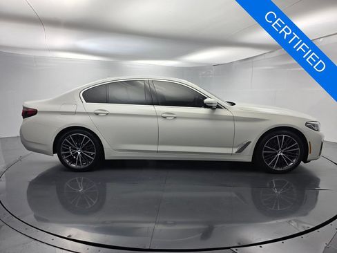 Certified 2023 BMW 530i w/ Premium Package RWD image 3