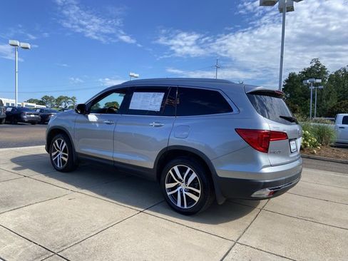 Used 2018 Honda Pilot Touring image 8