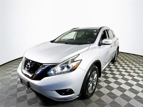 Used 2015 Nissan Murano SV image 3