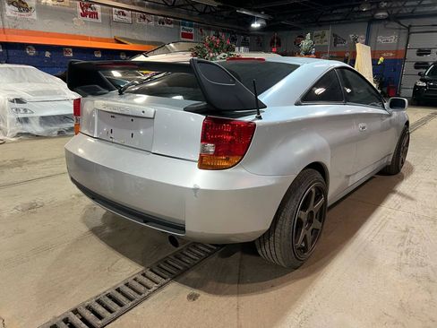 Used 2000 Toyota Celica GT image 3