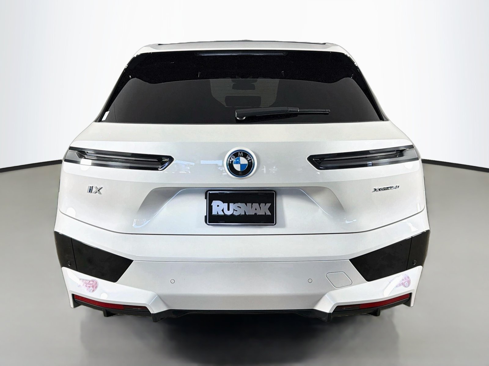 Certified 2024 BMW iX xDrive50 w/ Premium Package AWD/4WD image 6