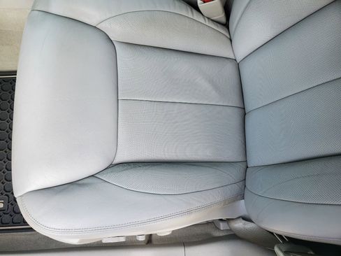 Used 2006 Cadillac DTS w/ Trunk Convenience Package image 18