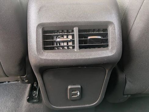 Used 2023 Chevrolet Equinox LT FWD image 16