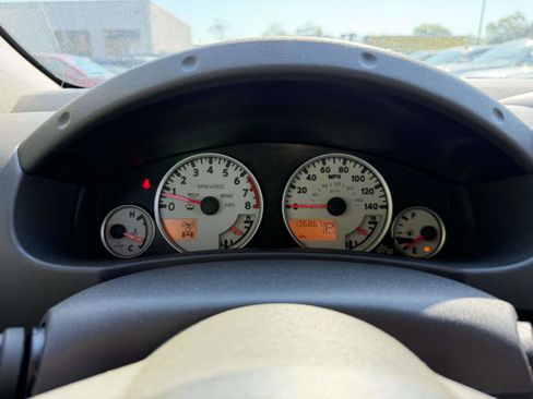 Used 2012 Nissan Frontier PRO-4X AWD/4WD image 32