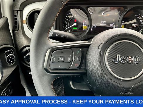 Used 2024 Jeep Wrangler Unlimited AWD/4WD image 15