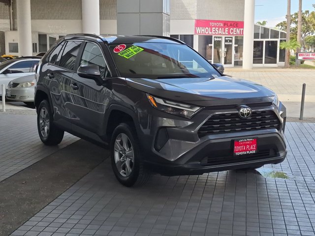 Used 2025 Toyota RAV4 XLE FWD image 3