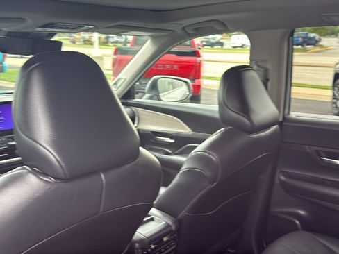 Certified 2024 Toyota Grand Highlander AWD image 18