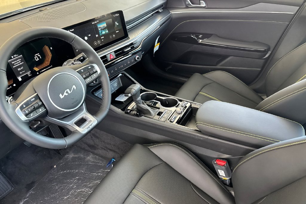 New 2026 Kia K5 GT FWD image 4