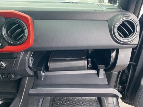 Used 2020 Toyota Tacoma TRD Off-Road image 32