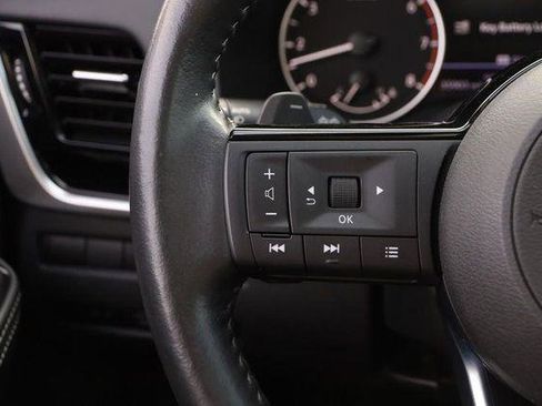 Used 2023 Nissan Rogue SL image 13