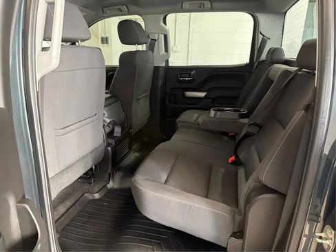 Used 2018 Chevrolet Silverado 1500 LT w/ LT Eassist Package image 10