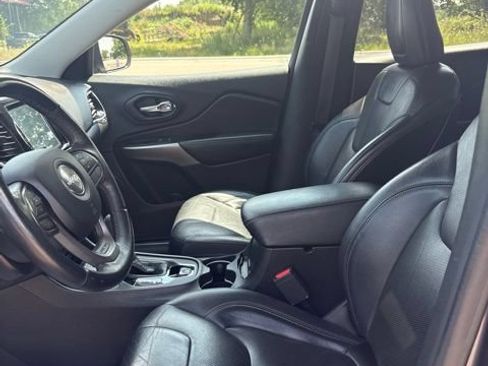 Used 2019 Jeep Cherokee Limited AWD/4WD image 10