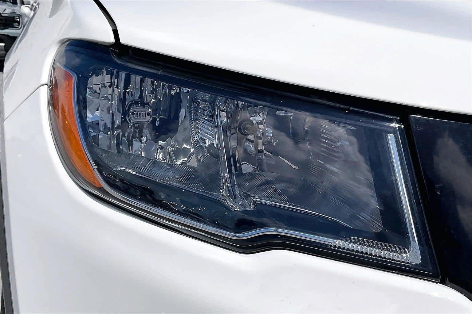 Used 2020 Jeep Compass Latitude w/ Safety & Security Group FWD image 31