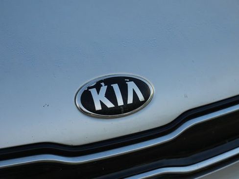 Used 2018 Kia Soul + FWD image 10