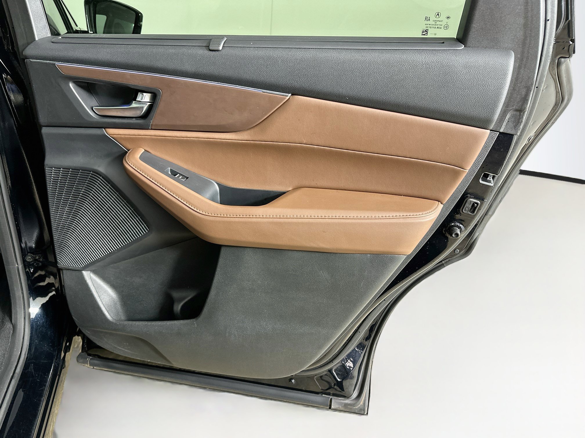 Used 2023 Acura MDX w/ Technology Package FWD image 33