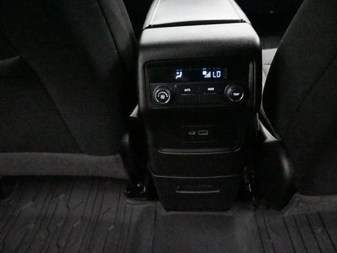 Used 2021 GMC Acadia SLE w/ LPO, Floor Liner Package AWD/4WD image 20