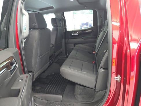 New 2024 GMC Sierra 1500 Elevation image 17