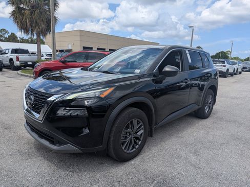 Used 2023 Nissan Rogue S FWD image 8