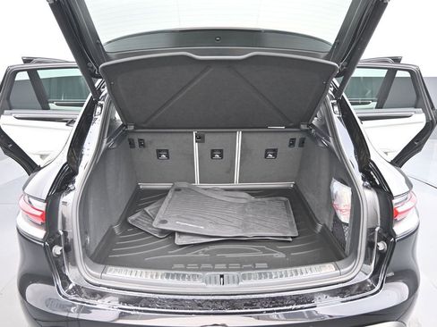 New 2025 Porsche Macan image 23