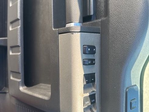 Used 2013 Ford F350 Lariat w/ Chrome Pkg image 15