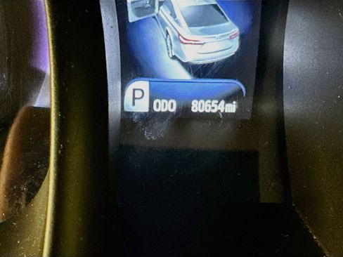 Used 2018 Toyota Avalon Limited w/ All Weather Liner Package FWD image 21