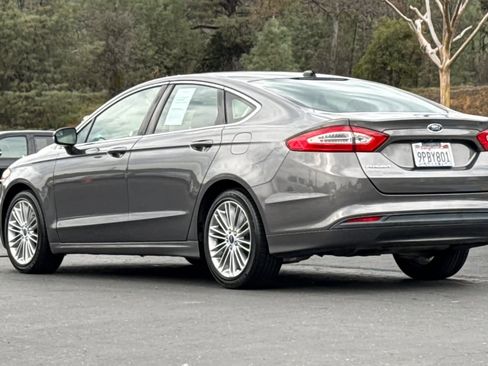 Used 2013 Ford Fusion SE image 6