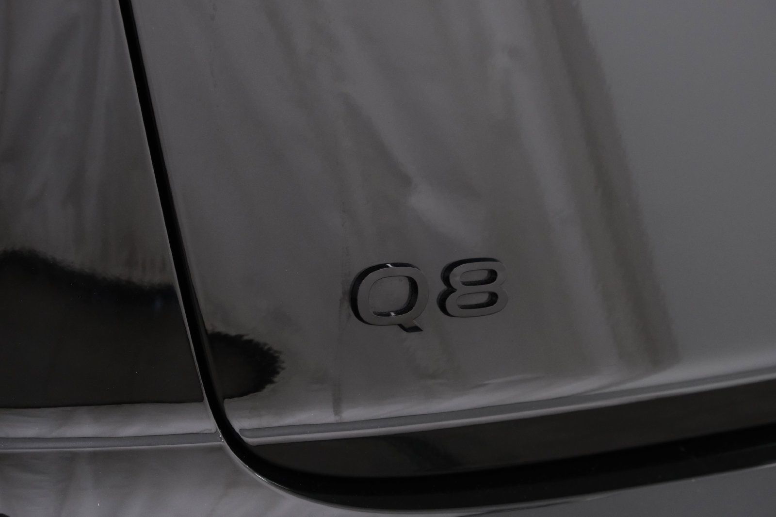 Used 2025 Audi Q8 Premium Plus AWD/4WD image 5