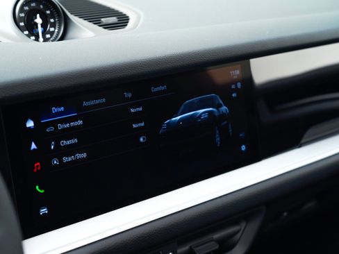 New 2026 Porsche Cayenne image 28