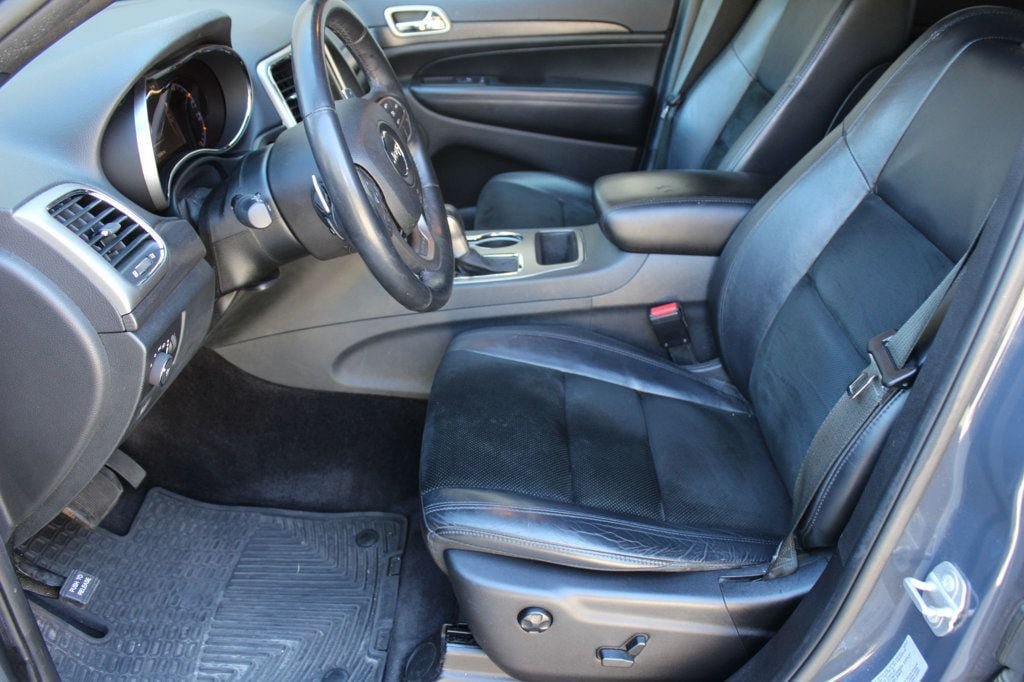 Used 2017 Jeep Grand Cherokee Altitude AWD/4WD image 14
