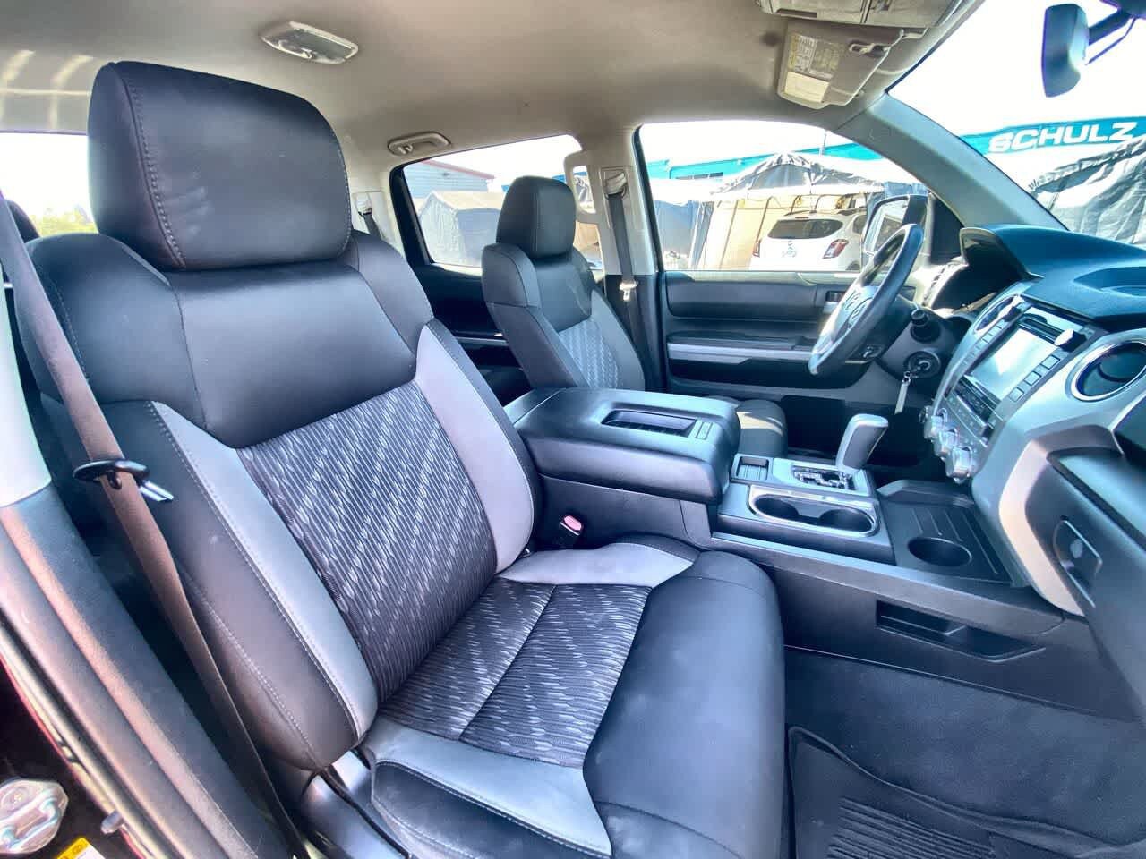Used 2018 Toyota Tundra SR5 w/ SR5 Upgrade Package AWD/4WD image 23