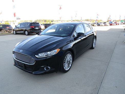 Used 2016 Ford Fusion SE w/ Equipment Group 202A image 1