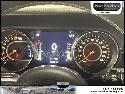 Used 2022 Jeep Wrangler Unlimited Sahara w/ Cold Weather Group AWD/4WD image 16