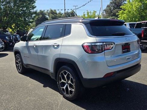 Used 2025 Jeep Compass Limited AWD/4WD image 6