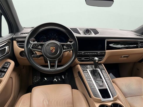 Used 2020 Porsche Macan image 12