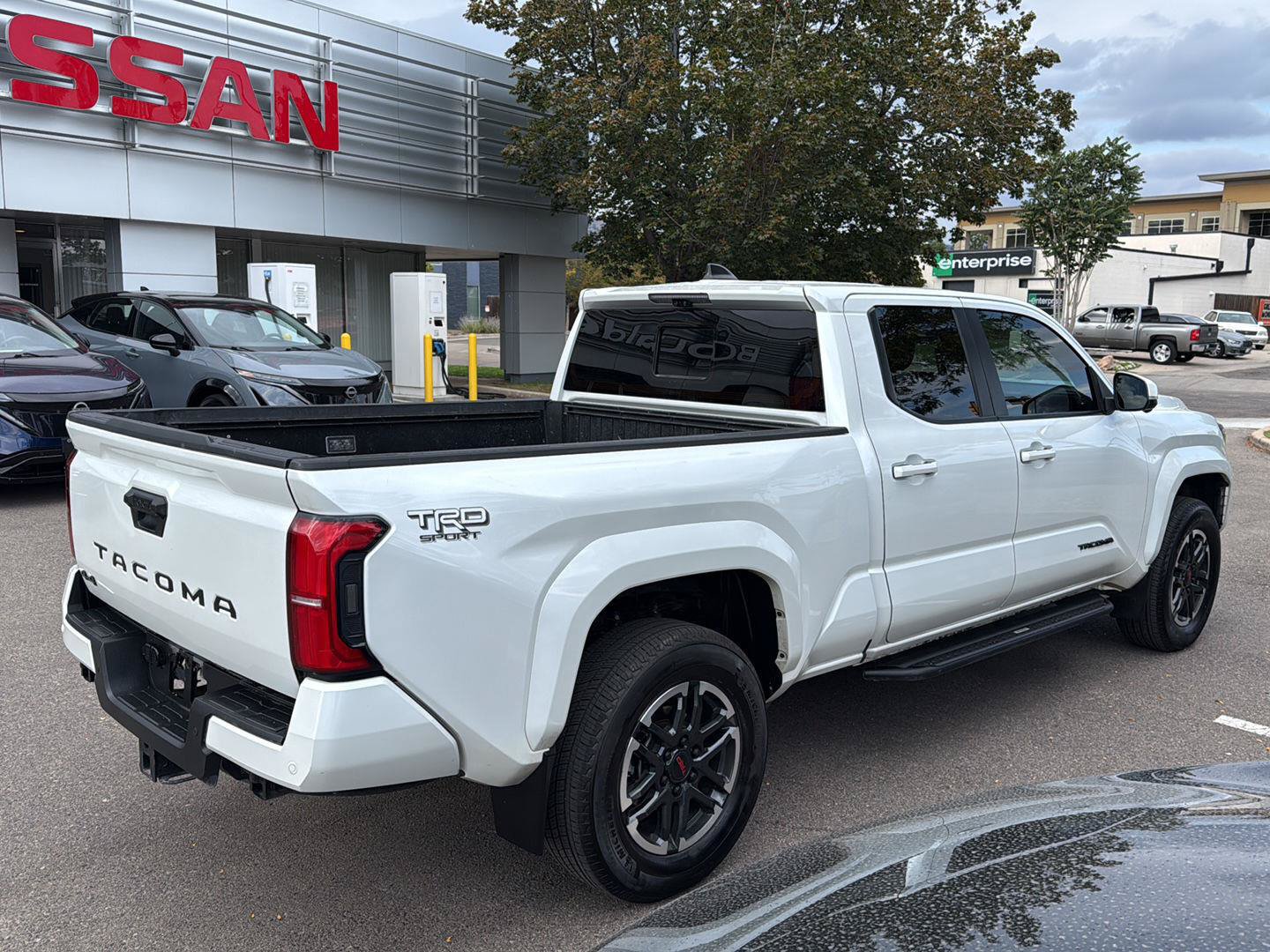 Used 2024 Toyota Tacoma TRD Sport w/ TRD Sport Premium Package AWD/4WD image 9