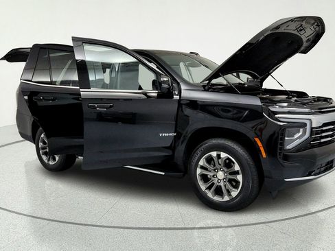 Used 2025 Chevrolet Tahoe LT w/ Comfort Package AWD/4WD image 14