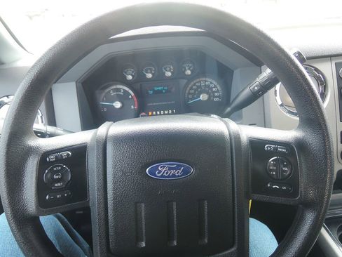 Used 2015 Ford F250 XLT w/ Snow Plow Prep Package image 14